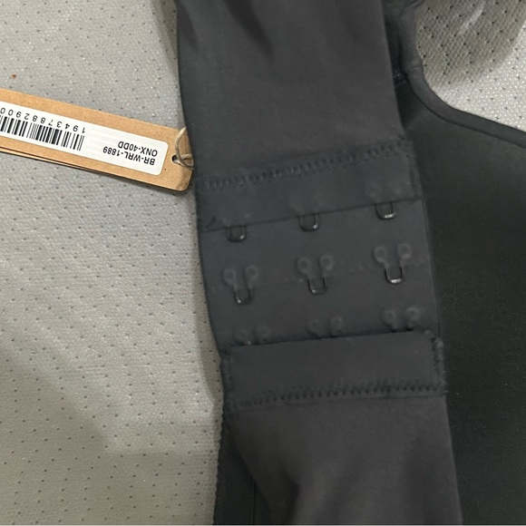 NWT SKIMS WIRELESS FORM T-SHIRT BRA - Picture 6 of 9